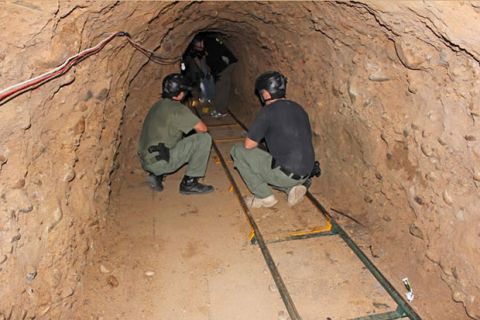 csempészalagút vasúttal, kép forrása: US Immigration and Customs Enforcement