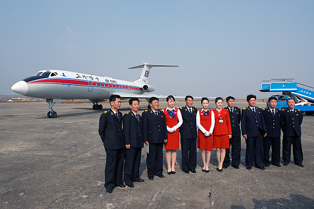 Air Koryo Tu-134-es a személyzettel, fotó: AirlineReporter Air Koryo Tu-134-es a személyzettel, fotó: AirlineReporter