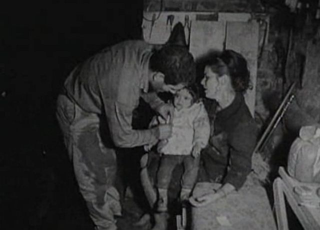 már biztonságban, kép a Tunnel 29 c. filmből