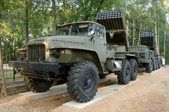 Ural-375D "katyusa" BM-21 rakétákkal, kép: Wikipedia Ural-375D "katyusa" BM-21 rakétákkal, kép: Wikipedia