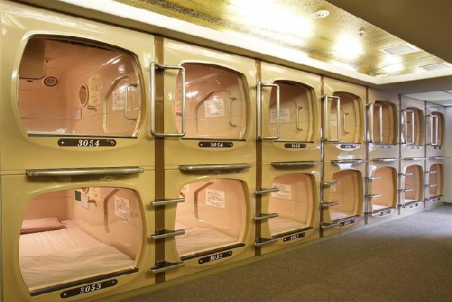 kapszulák, kép forrása: Green Plaza Shinjuku Capsule Hotel