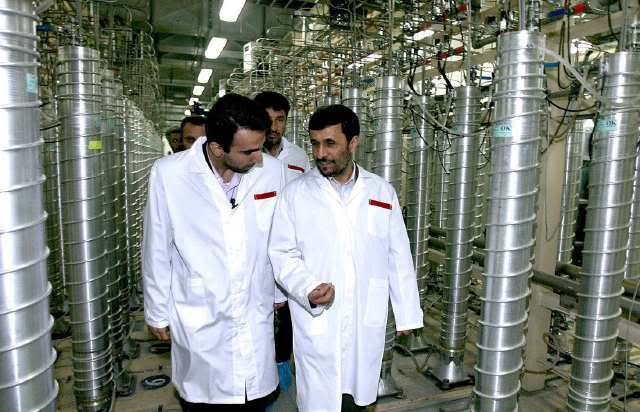 Mahmoud Ahmadinejad 2008-as látogatásakor, fotó: president.ir